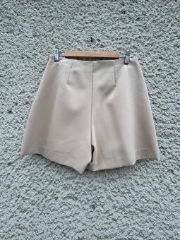 SET: zelený +béžový - 7