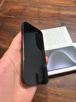 Predám iPhone 15 Pro 512GB - 7