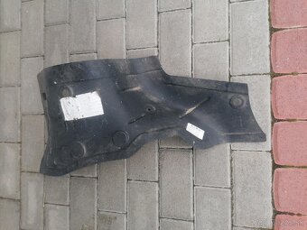 Stĺpik stredový Fabia1, ľavý - 7