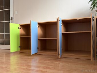 4 skrinky a stôl - 7