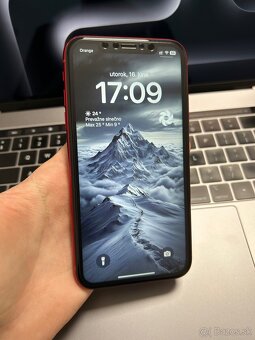Apple iPhone XR 64GB Red - 7