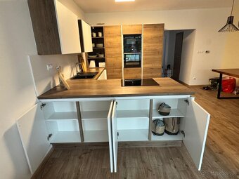 Kuchynská linka vo veľmi zachovalom stave - 7