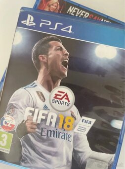 Ps4pro,ovladac,3hry,dlhsi kabel,sluchadla,kable k tv - 7