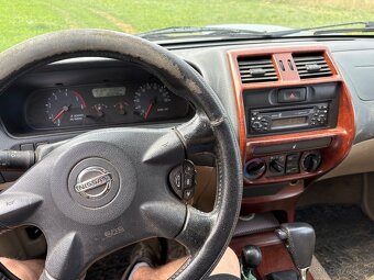 Nissan Terrano 2 - 7