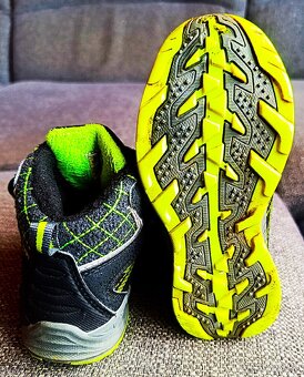 Detské zimné softshelové topánky značky Umbro - 7