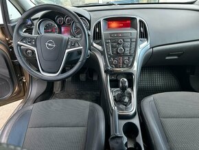 Predám Opel Astra 1.4  turbo NOTCHBACK - 7