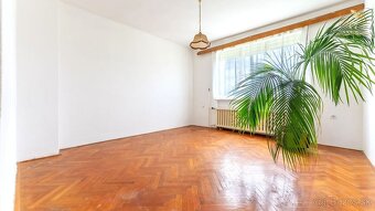 NOVÁ PONUKA _ 5 izbový Rodinný dom_ Predaj _ Slovenský Grob - 7