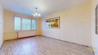 Na predaj 3 izbový byt v Lučenci na Rúbanisku III na 8/12 po - 7