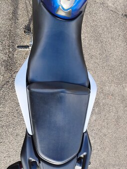 Honda CBR 250r - 7