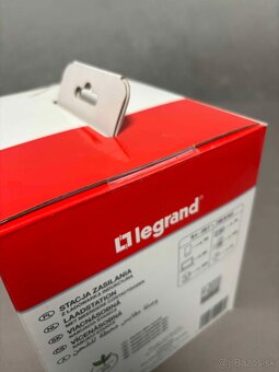 Stolová predlžovačka / nabíjacia stanica Legrand Multiprise - 7