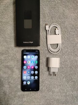 Predám Samsung Galaxy Z Flip 5 256GB,8GB RAM - 7