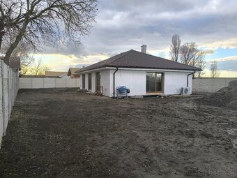 4 izbový rodinný dom, pozemok 942 m2 – 35 min. od centra BA - 7