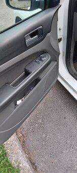 Ford Focus MK 2 - 7
