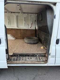 Ford Transit 2,4 TDI - 7