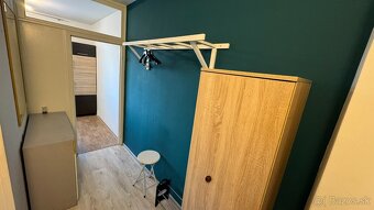 PRENAJATÉ: 1 izbový, priestranný byt - sídlisko Mier, SNV - 7