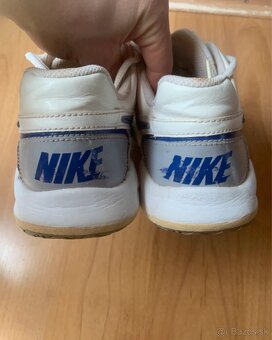 Biele Nike tenisky na šport - 7