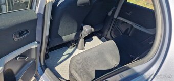 Predám Toyotu Yaris 2010 - 7
