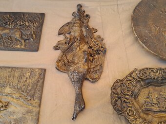 Liatinové ozdobné taniere. - 7