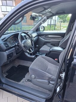 Toyota Land Cruiser - 7