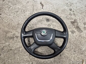 Predám koženy volant kompletný - Škoda Octavia II 2 facelift - 7