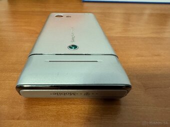 Sony Ericsson T715 - 7