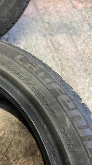 Predám zimné gumy 225/45 17” - 7