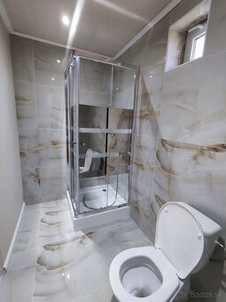 Na predaj zrekonštruovaný rodinný dom v obci Jelšovec pri Lu - 7