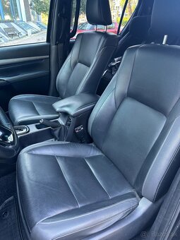 TOYOTA HILUX - 7