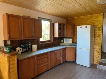 Útulný viničný dom s veľkým pozemkom a altánkom - 7