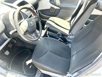 Toyota Aygo 1.0 50kw 116tis KM 2012 - 7