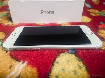 Apple iPhone 8 biely - 7