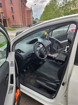 Toyota Yaris 1,0 55 kW 2009 - 7
