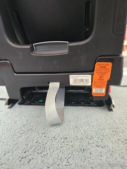 Britax Romer Dualfix i-size s novorodeneckou vložkou - 7