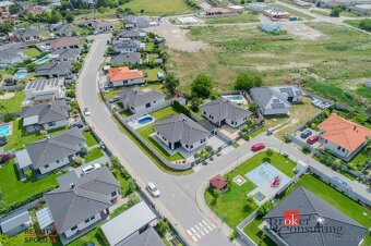 ✨ Štýlový 4-izbový bungalov s bazénom len 10 km od Bratislav - 7