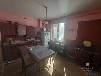 Rodinný dom s veľkým pozemkom - Veľký Cetín - 7