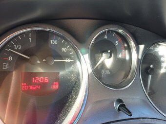 seat leon 1,9d,77kw,r.v.2006,manual.5kvalt,klíma - 7