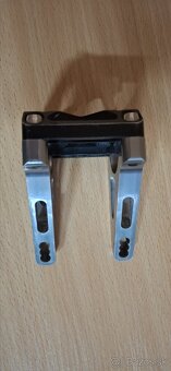 Predstavec Answer - 7