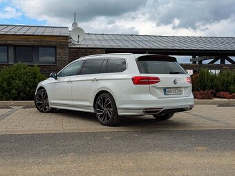 Volkswagen Passat Variant 2.0 TDI 140kW Highline R-Line DSG - 7