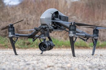 DJI INSPIRE 2 + X5S + 2 objektívy + 2 vysielačky + 4 batérie - 7
