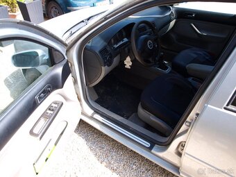 Volkswagen Bora Combi 1,9 Tdi - 7