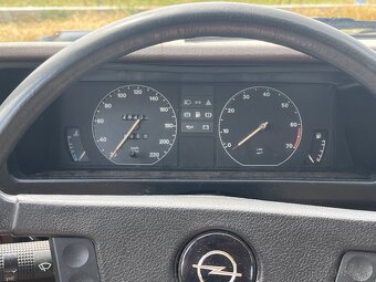 Opel rekord 2.0s - 7