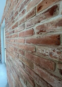 Ručne rezaný rustikálny tehlový obklad - krajný rez - 7