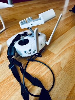 DJI Phantom 4 - 7