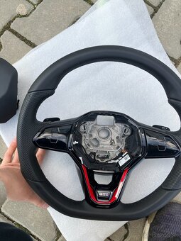 volant kůže DOTYK MULTI s řazením VW GOLF VIII GTI - - 7