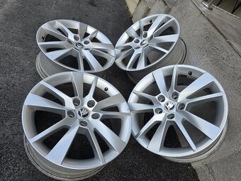 SKODA Trius elektrony 5X112 R17 et49 J7 - 7