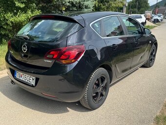 Opel Astra J 1.4T 2010 123000km kupované na SR - 7