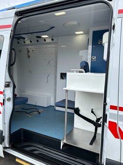 Mercedes-Benz Sprinter 3.0 CDI Sanitné vozidlo - automat - 7
