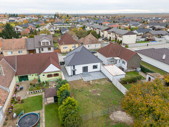 Na predaj 3-izbový rodinný dom v Jaslovských Bohuniciach - 7