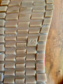 CELOKOŽENÉ TOPÁNKY zn.BAŤA č.40 - 7