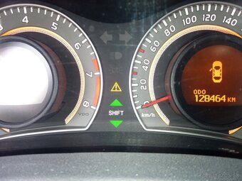 Toyota Auris 1,6 - 7